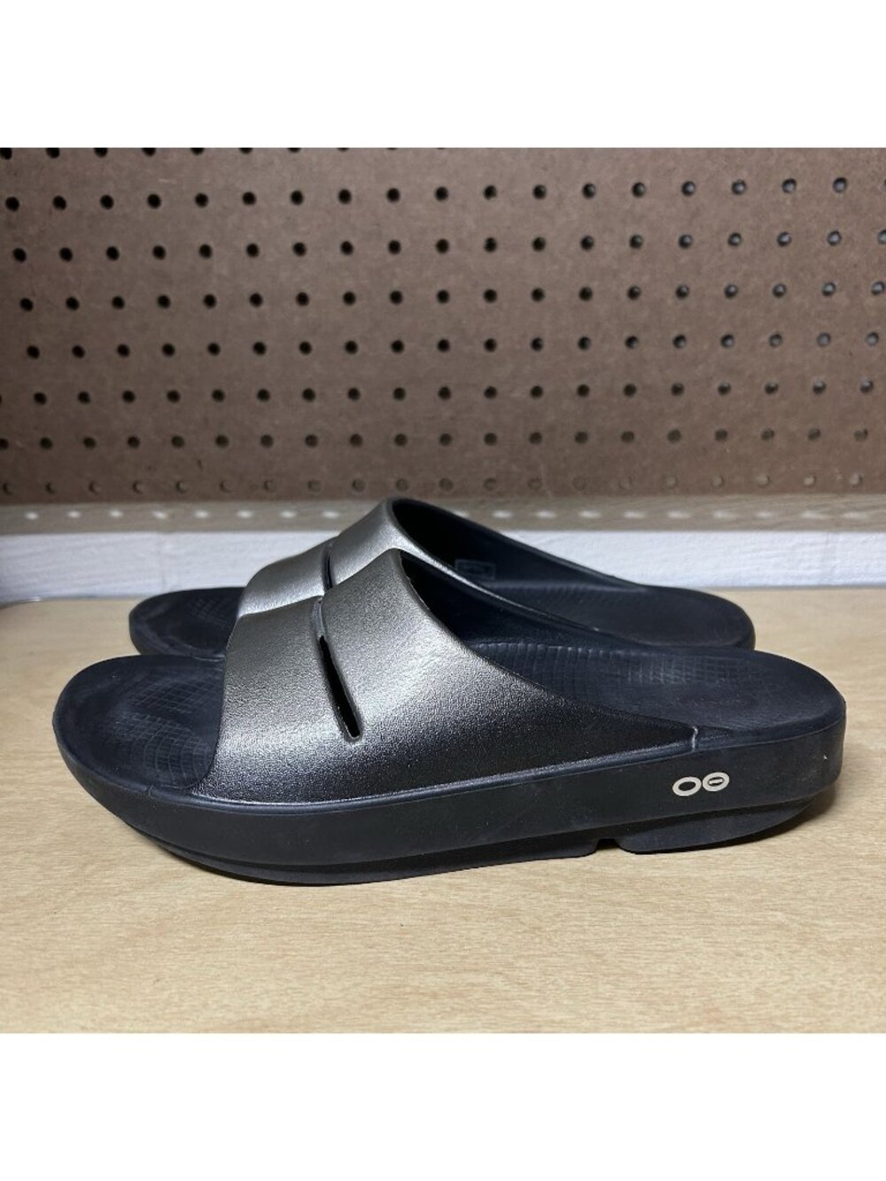 OOFOS OOAHH Luxe Slides Metallic Latte Slip On Comfort Recovery Women's US 9